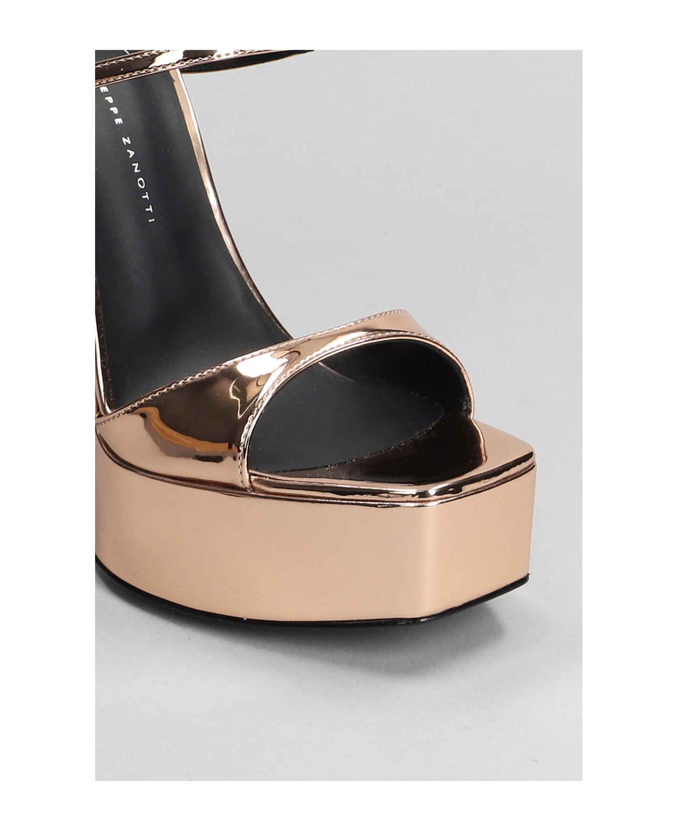 Giuseppe Zanotti Sylvy Sandals In Bronze Synthetic Leather - bronze サンダル