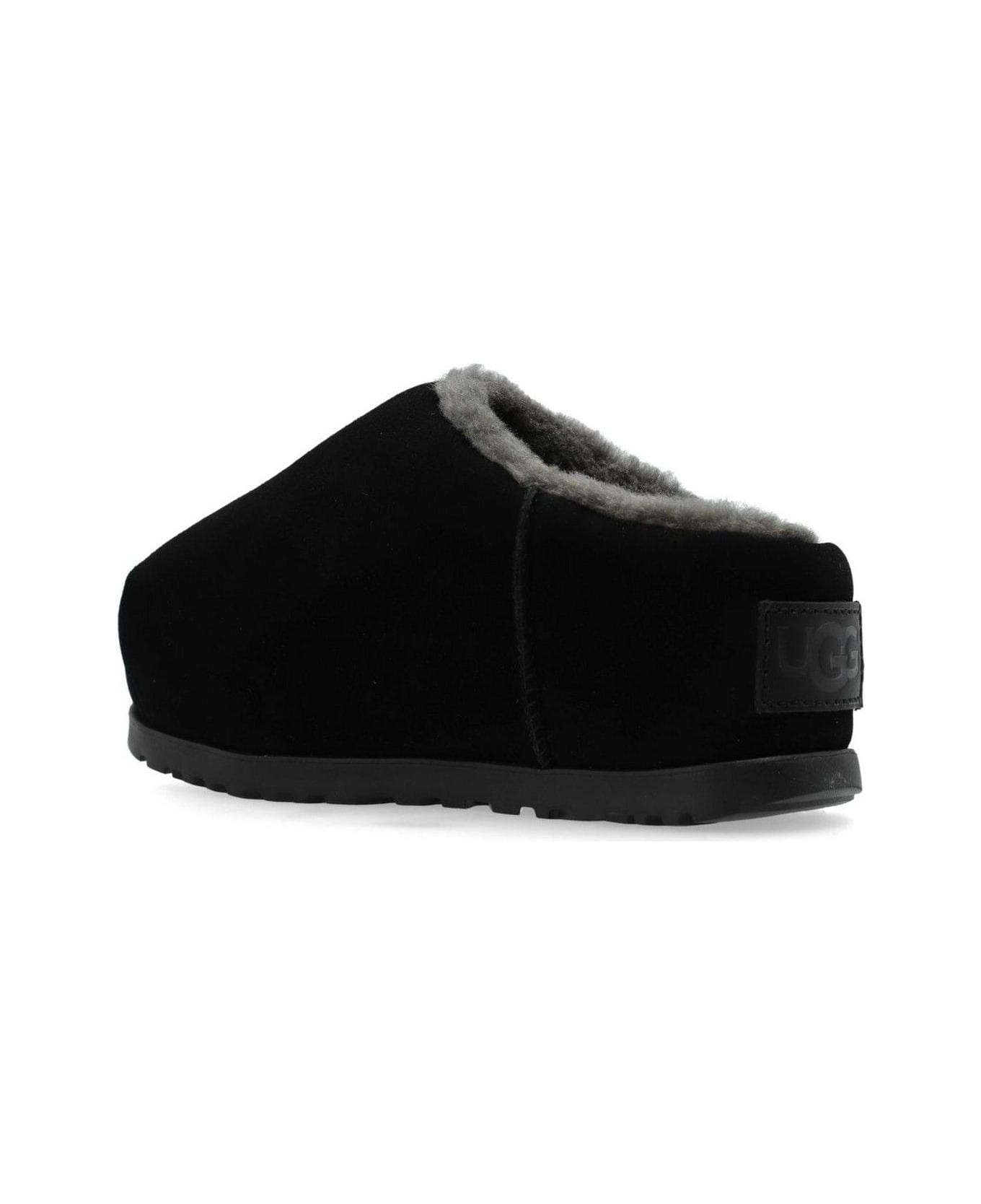 UGG Pumped Round Toe Slides - Blk Black