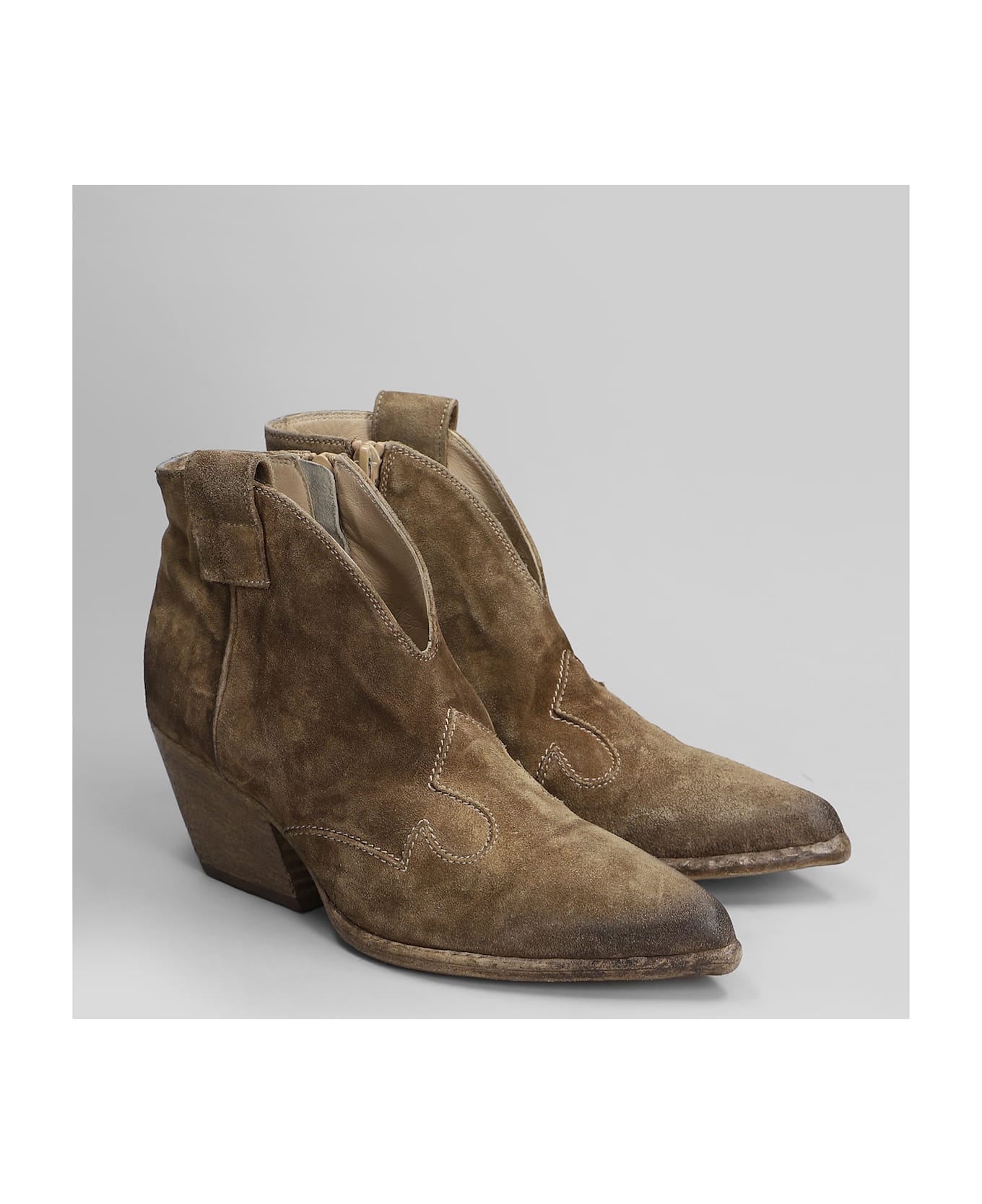 Elena Iachi Texan Ankle Boots In Camel Suede - BLACK