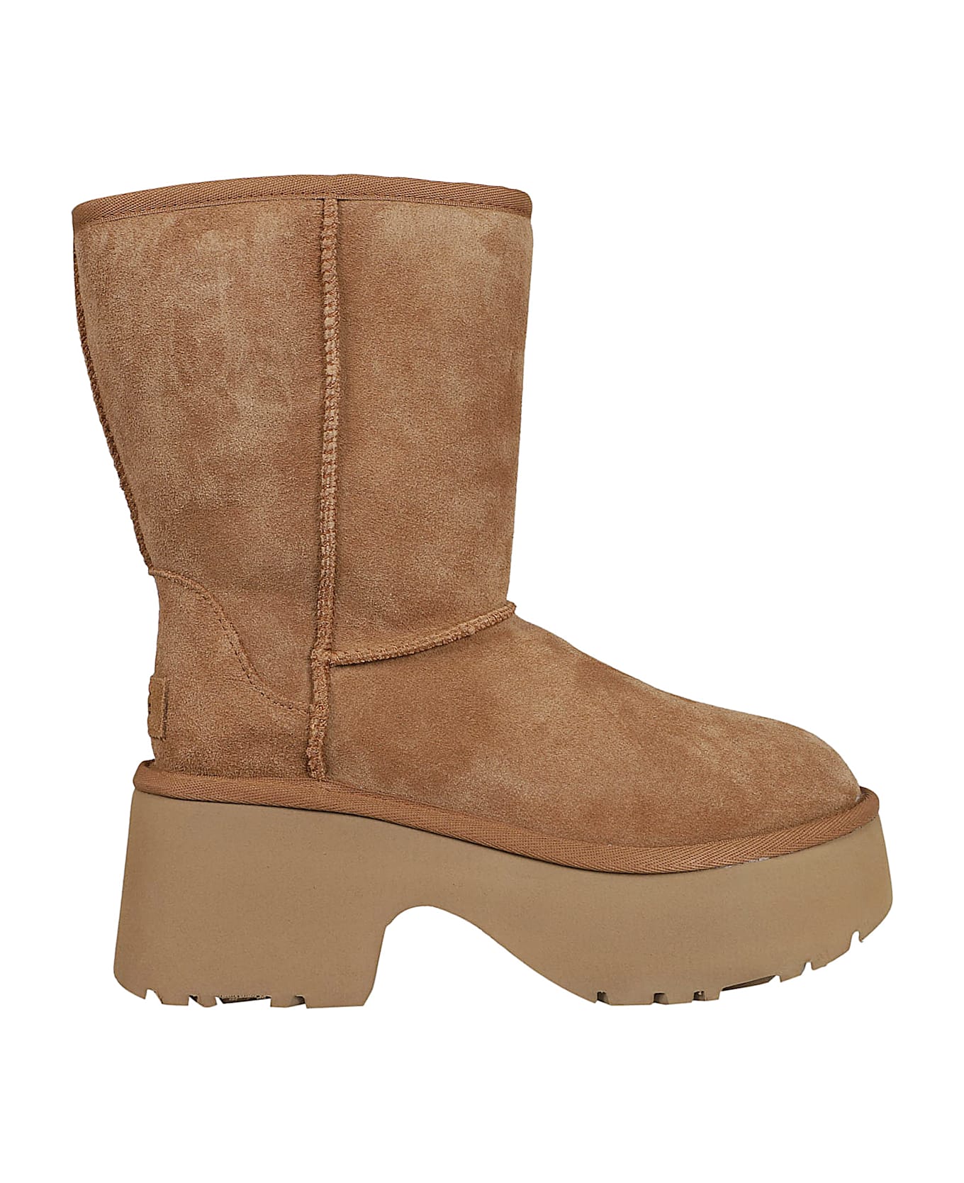 UGG W Classic Short New Heights - Che Chestnut