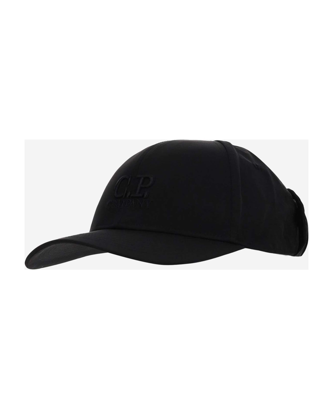 C.P. Company Nylon Lens Hat With Logo - Black