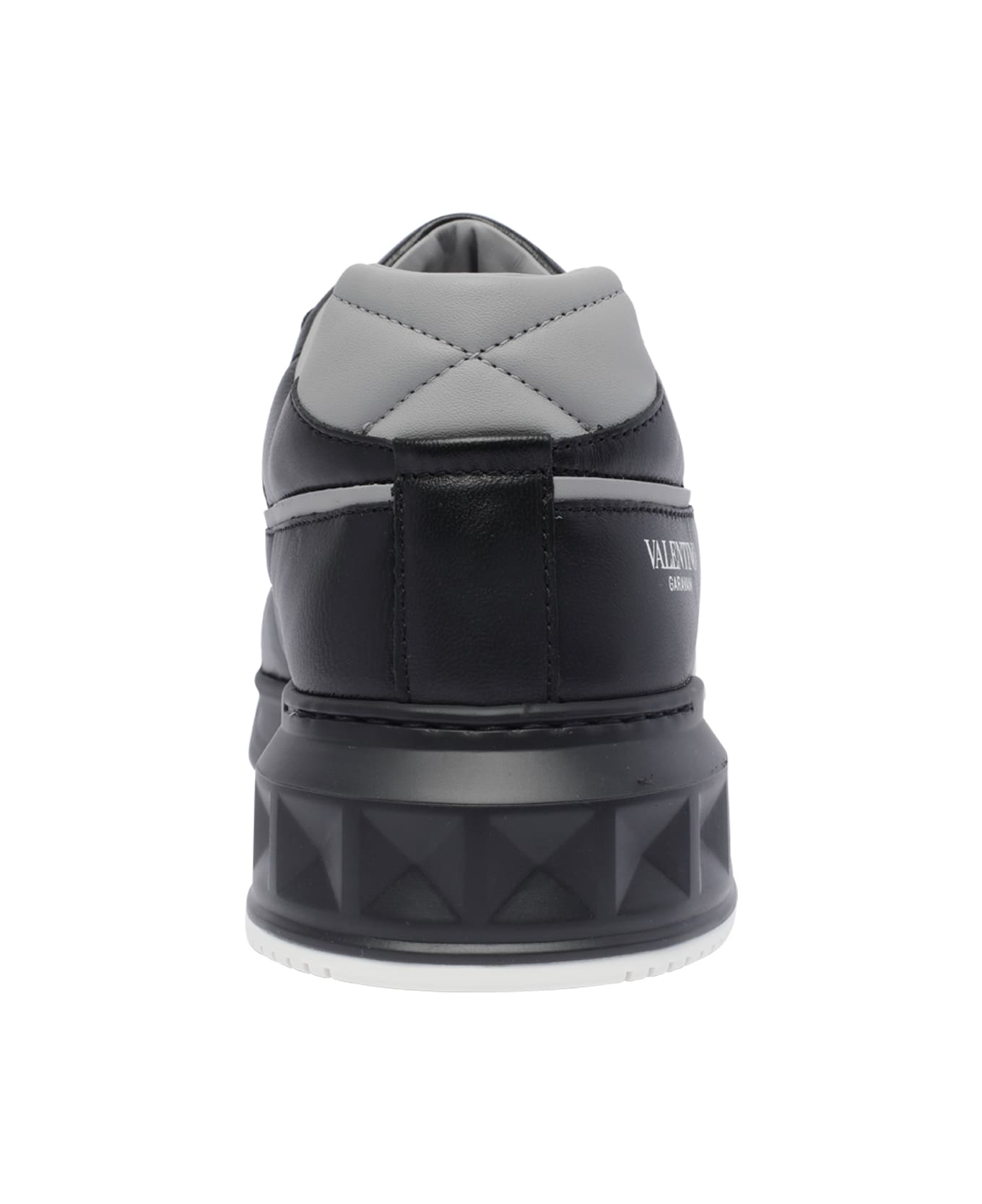 Valentino Garavani One Stud Low-top Sneakers - Black