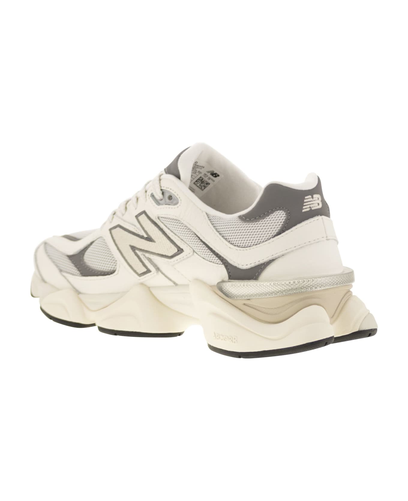 New Balance 9060 - Sneakers - Ivory