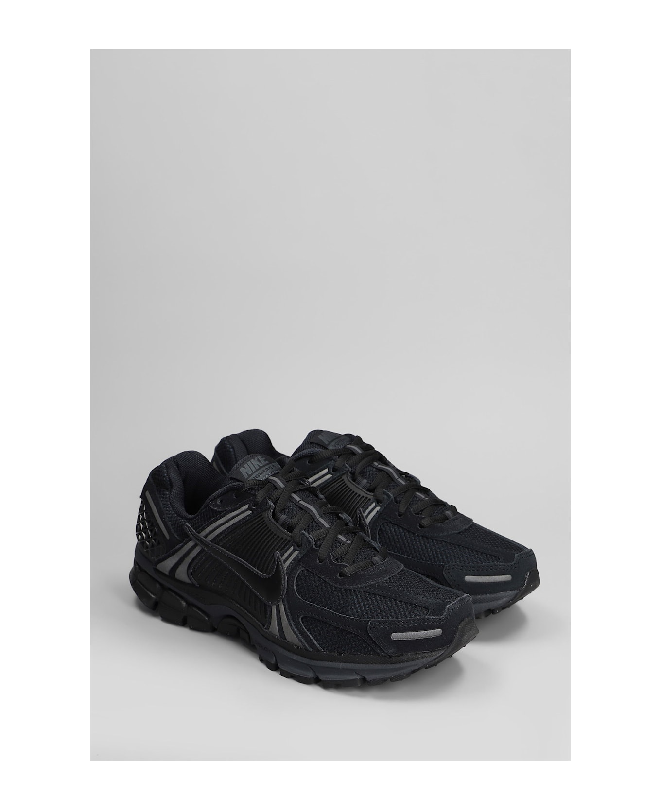 Nike Zoom Vomero 5 Sneakers In Black Leather And Fabric - black