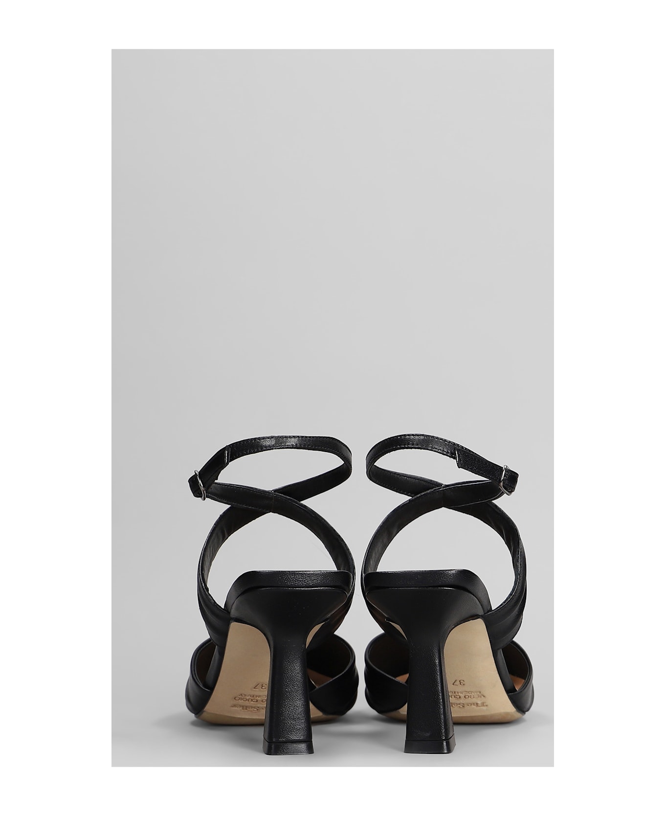 The Seller Pumps In Black Leather - black