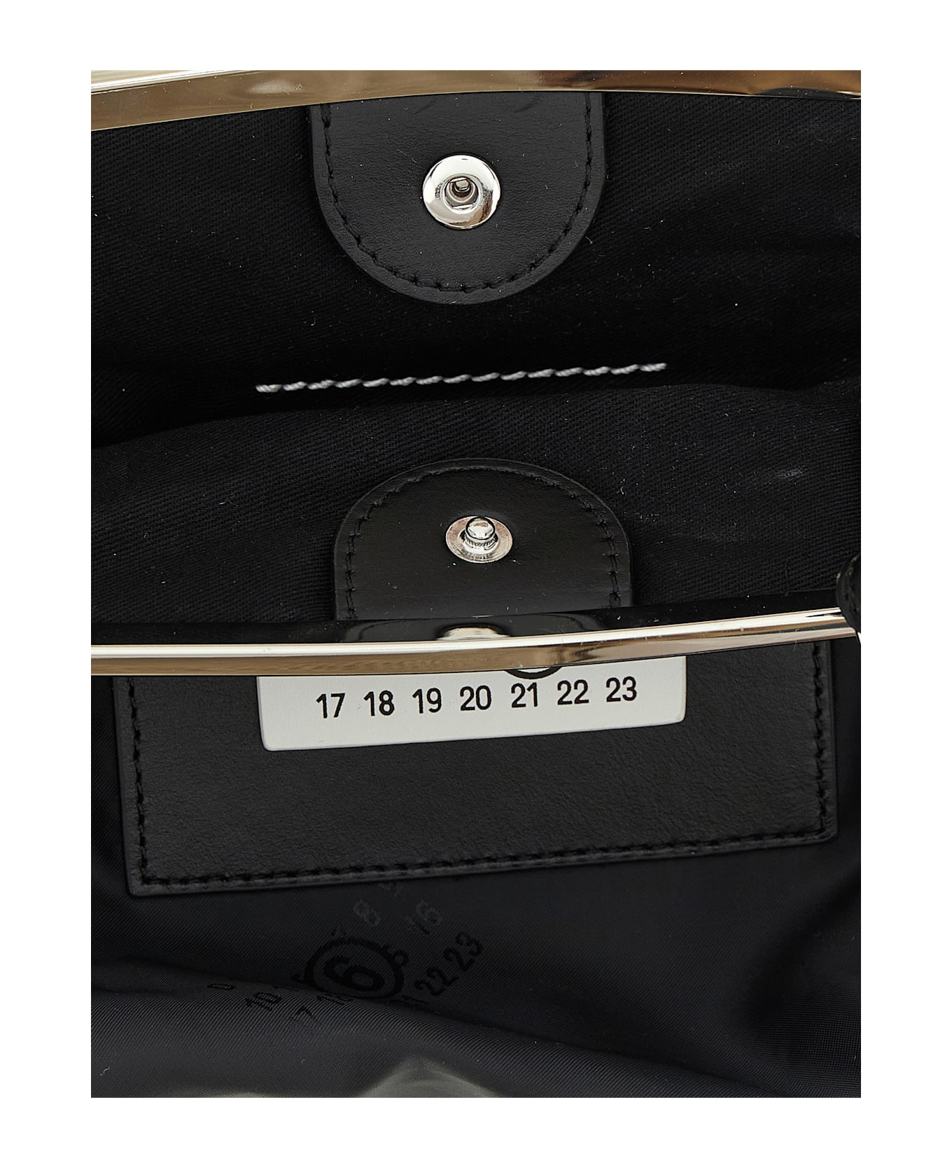 MM6 Maison Margiela 
inside-out
 Clutch - Black  