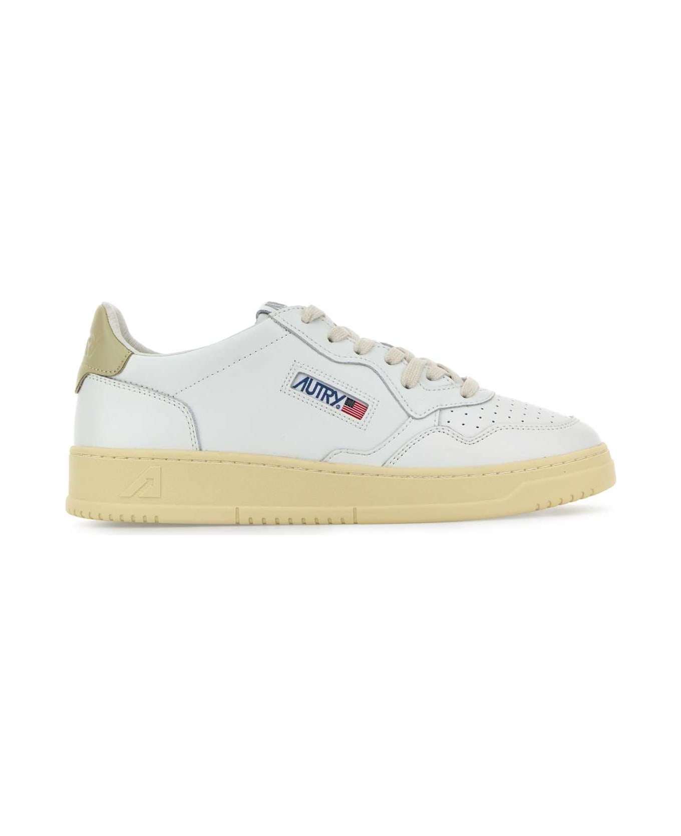 Autry White Leather Medalist Sneakers - Wht/tidfoam