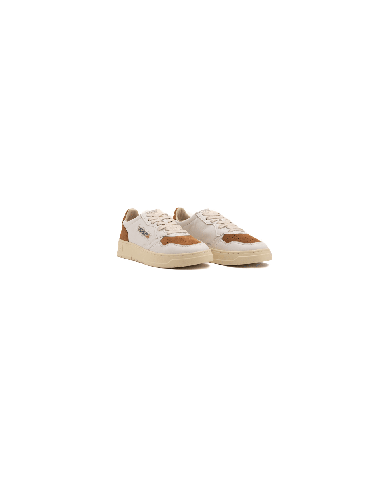 Autry Medalist Low Sneakers In White/caramel Leather And Suede - Wht/crml