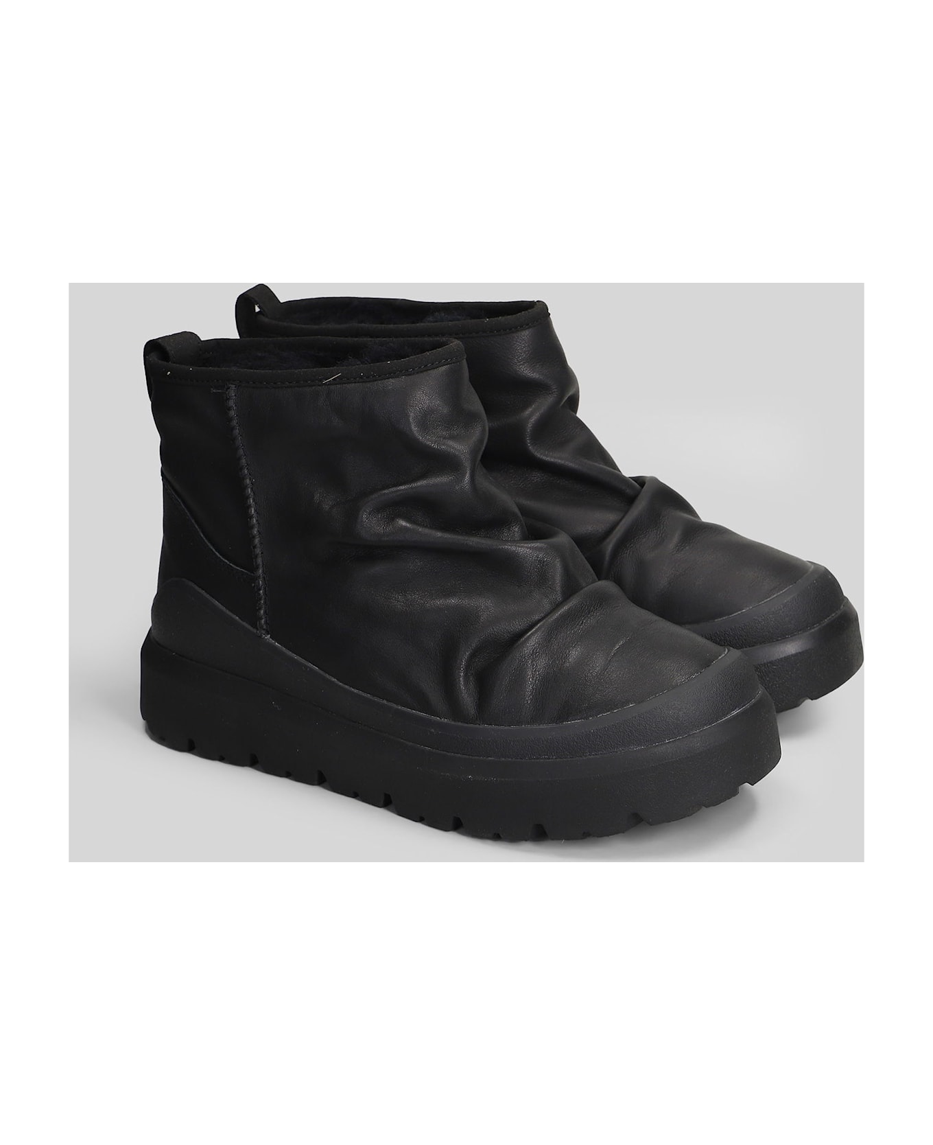 UGG Heritage Utility Ankle Boots In Black Leather - black
