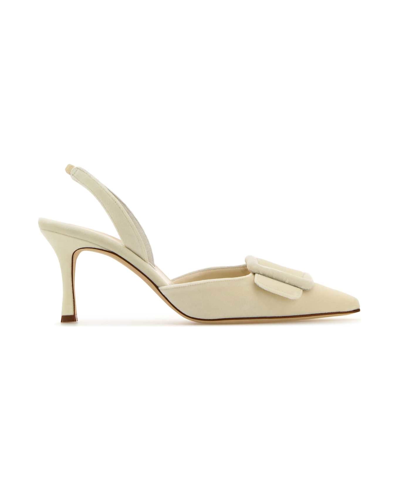 Manolo Blahnik Cream Velvet Maysli Pumps - DCRM