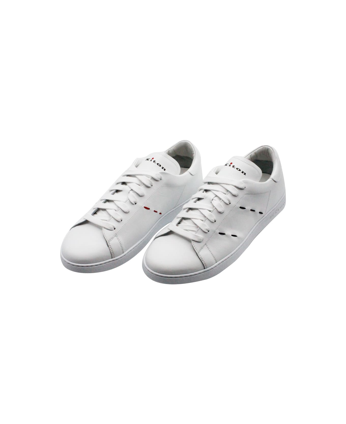 Kiton Lightweight Sneaker Shoe In Soft Leather With Contrasting Color Finishes And Stitching. Tongue With Logo Print And Lace Closure. - White スニーカー