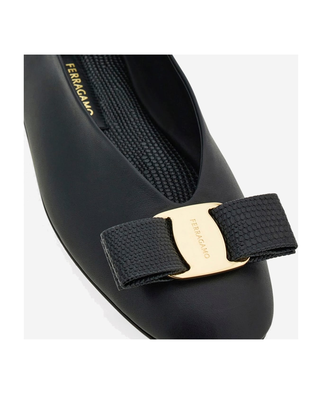 Ferragamo Vanna Leather Ballerina Flats - Black