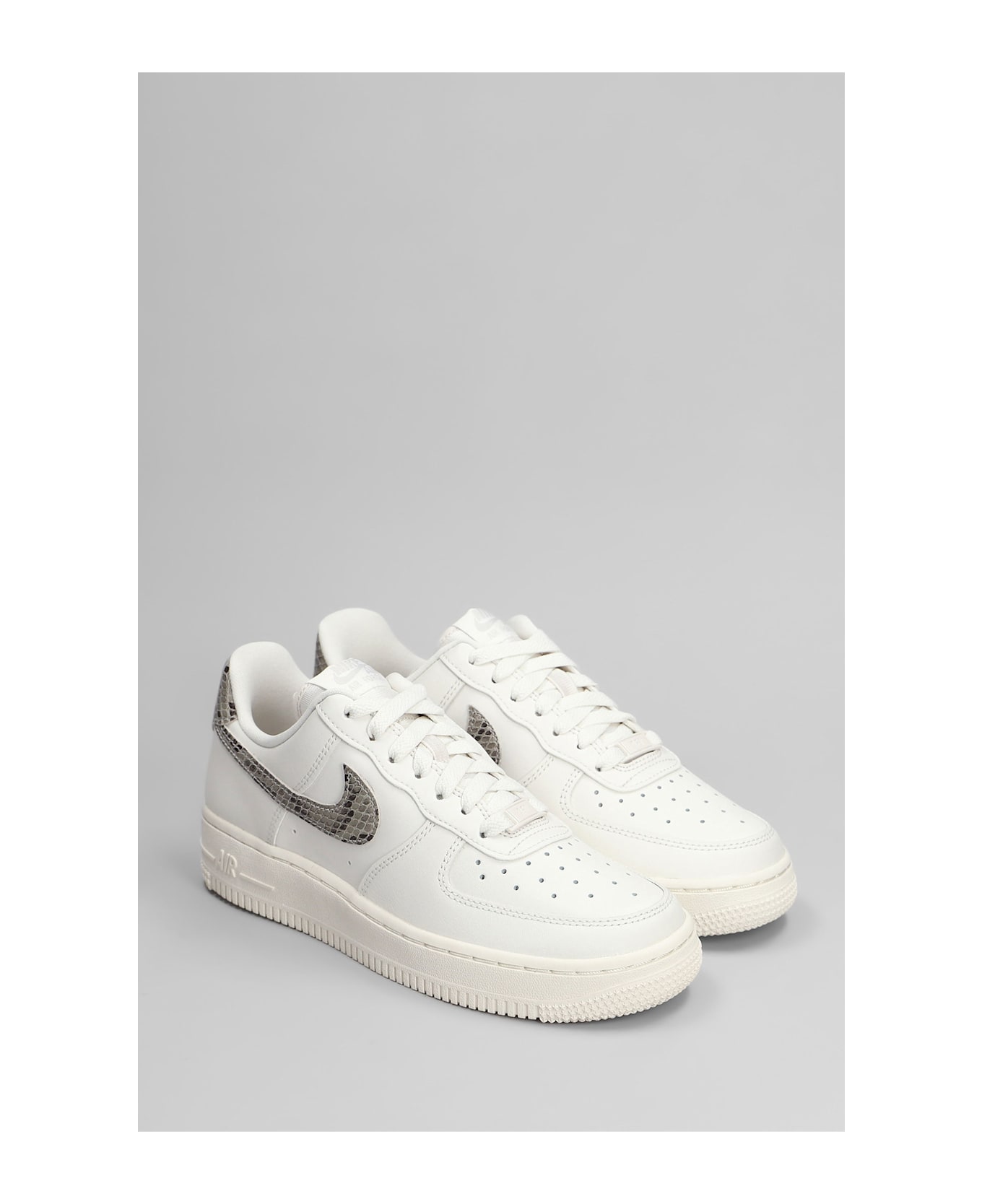 Nike Air Force 1 07 Sneakers In White Leather - white