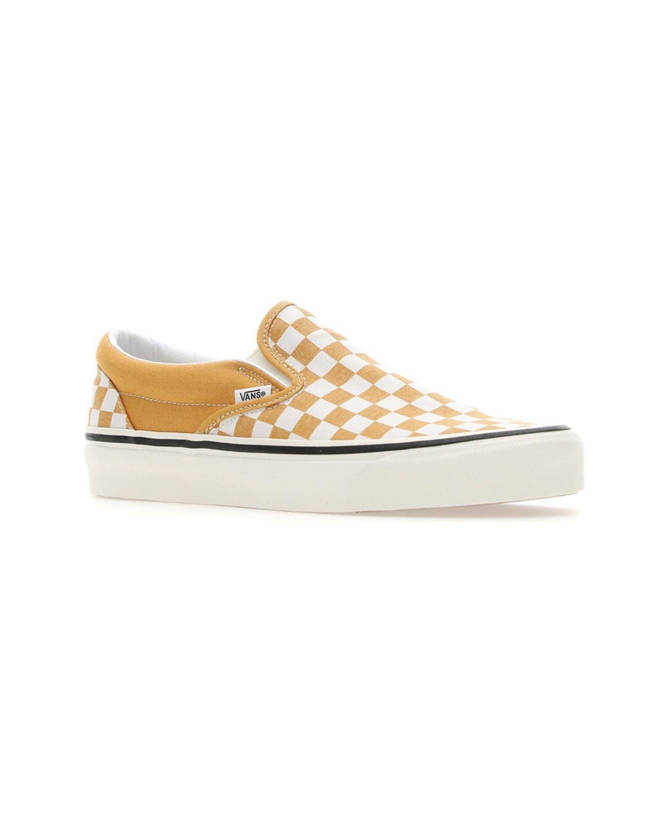 Vans Checked Round-toe Slip-on Sneakers - Yellow スニーカー