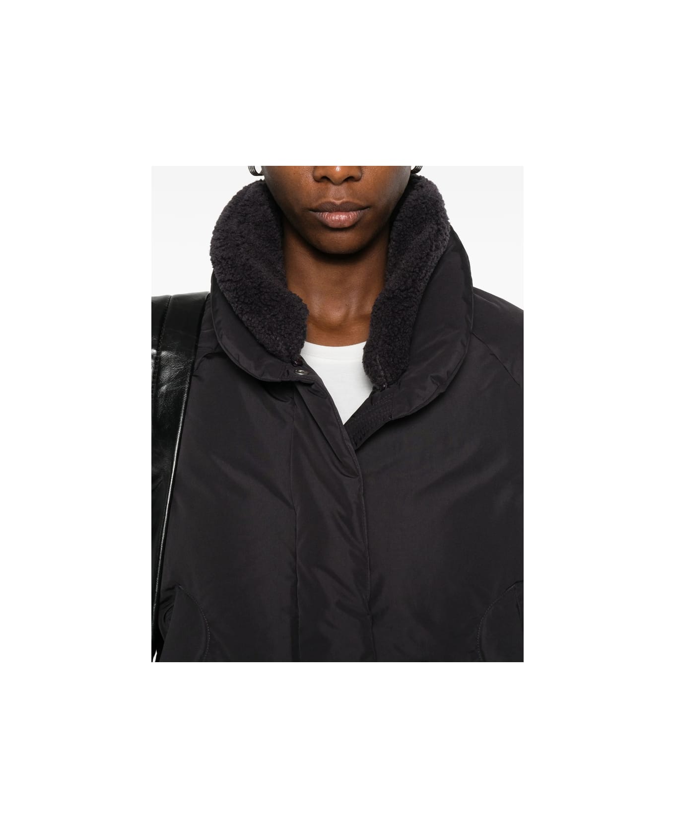 Low Classic Outerwear - BLACK