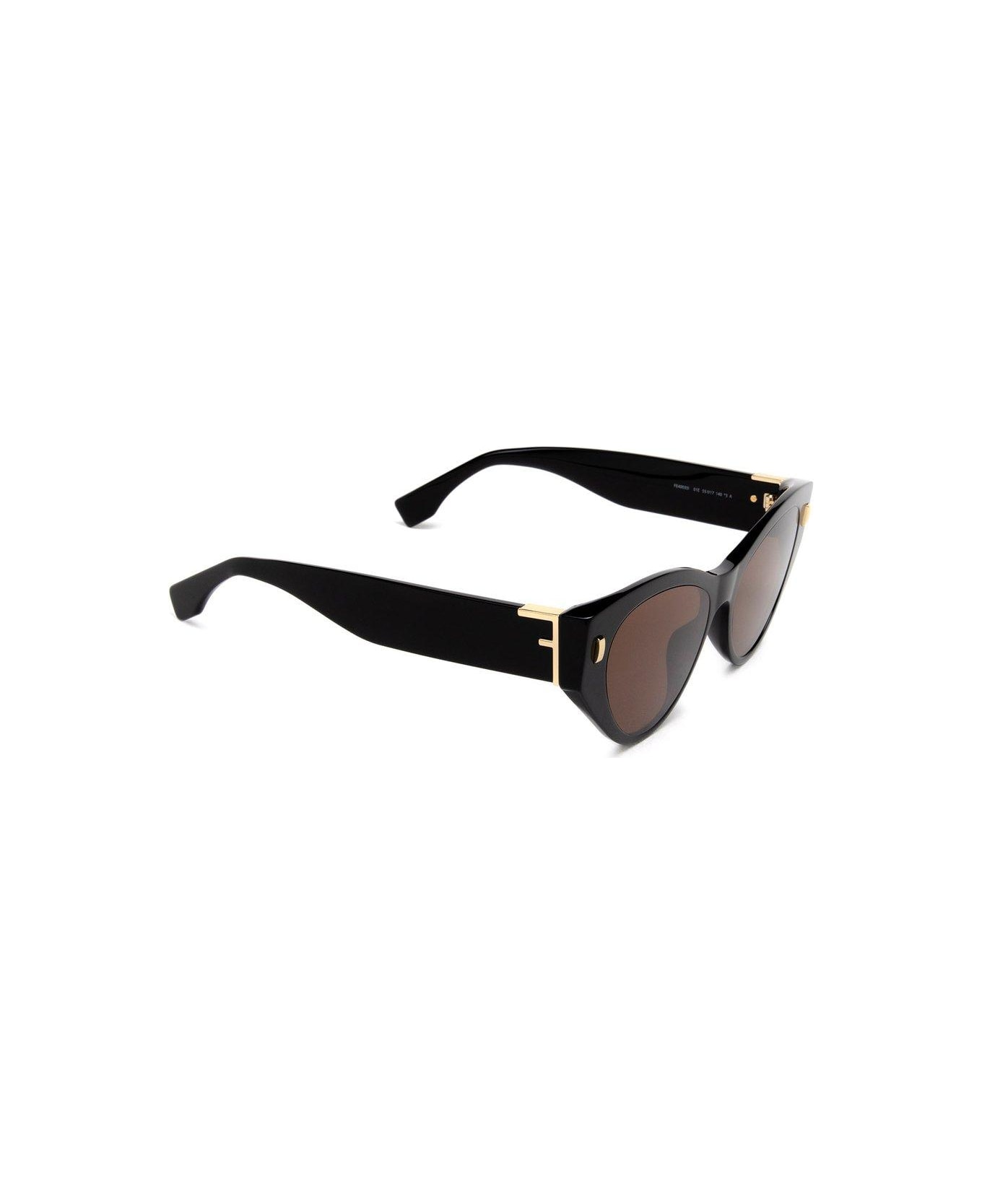 Fendi Eyewear Cat-eye Frame Sunglasses Black - 01e