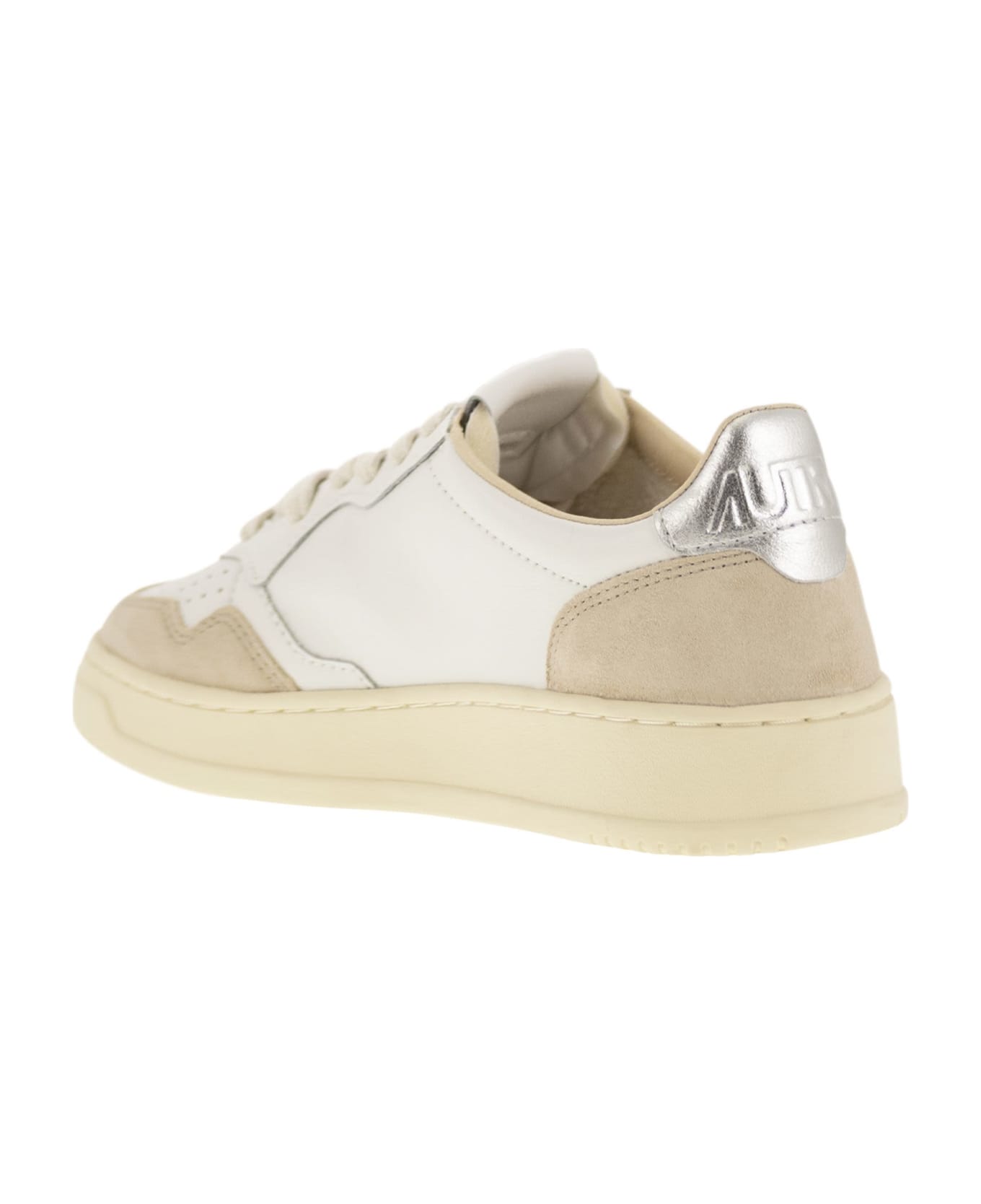 Autry Medalist Low - Leather Sneakers - White/silver