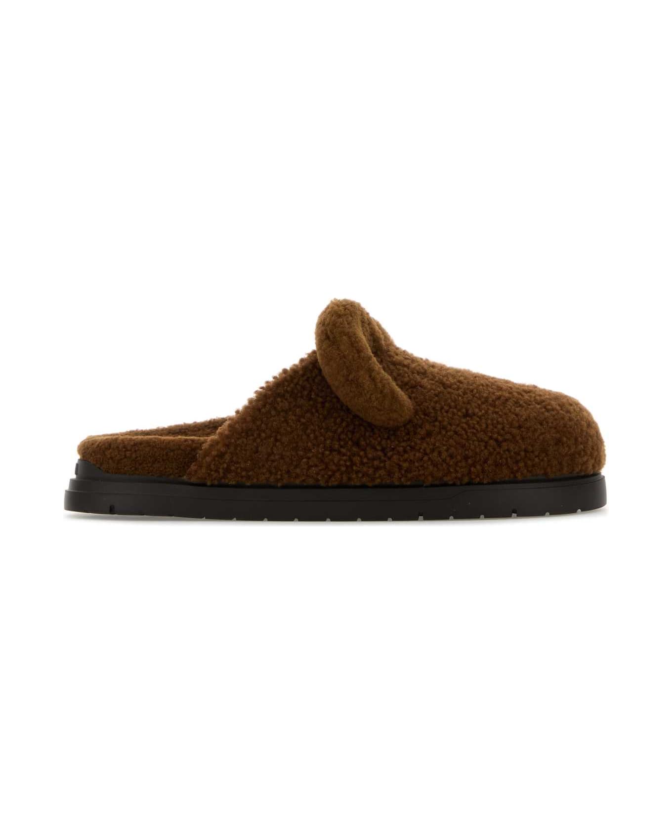 Fendi Brown Shearling Slippers - BROWN