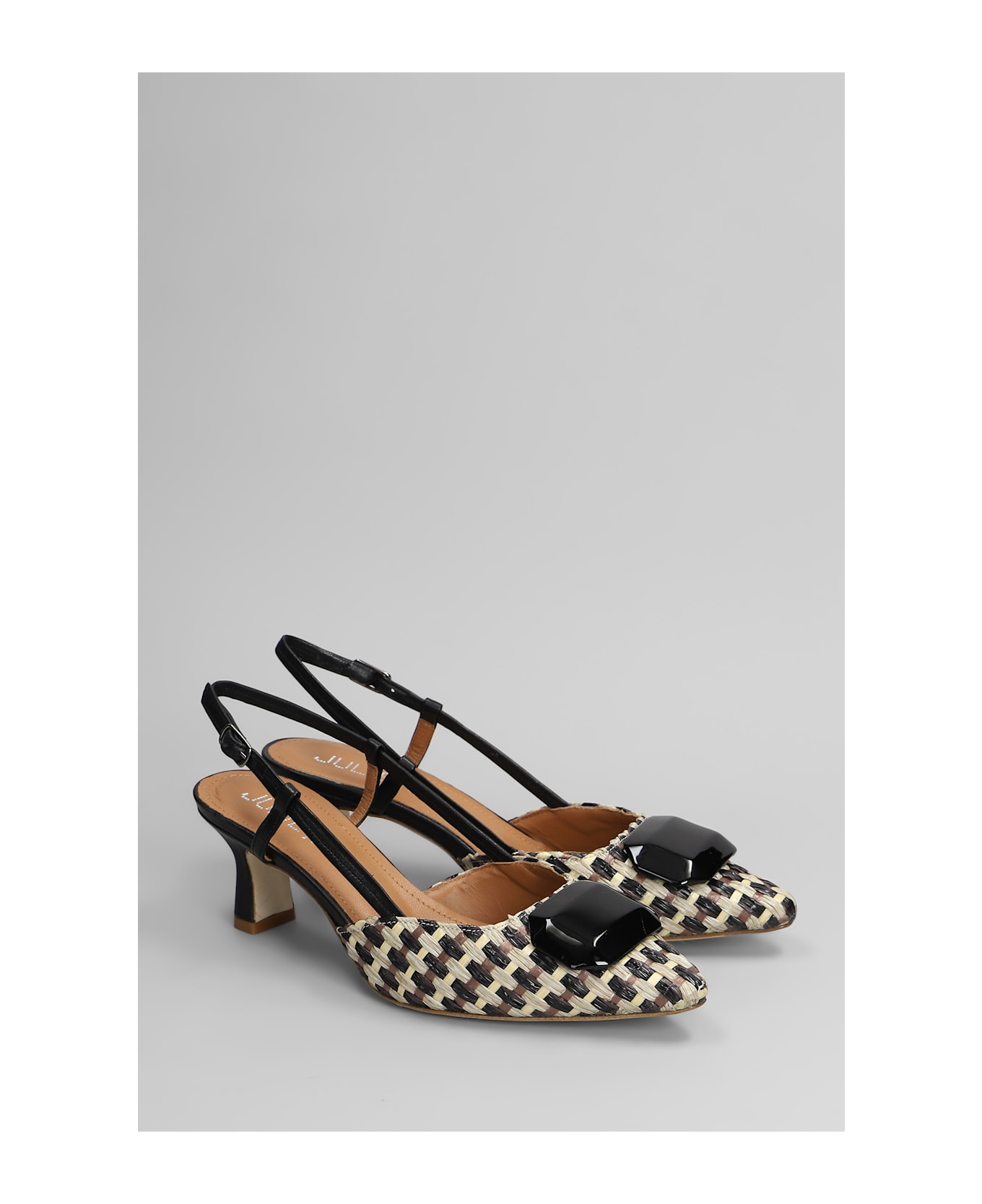 Julie Dee Pumps In Black Raffia - black