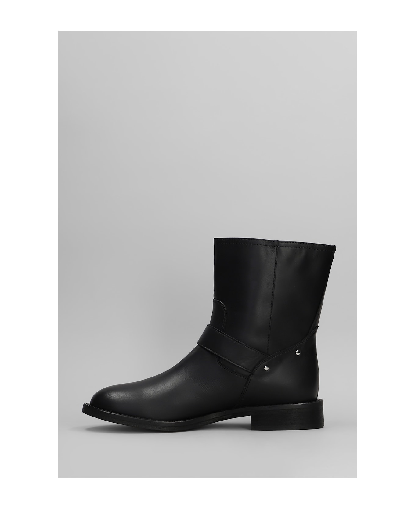 Via Roma 15 Low Heels Ankle Boots In Black Leather - black