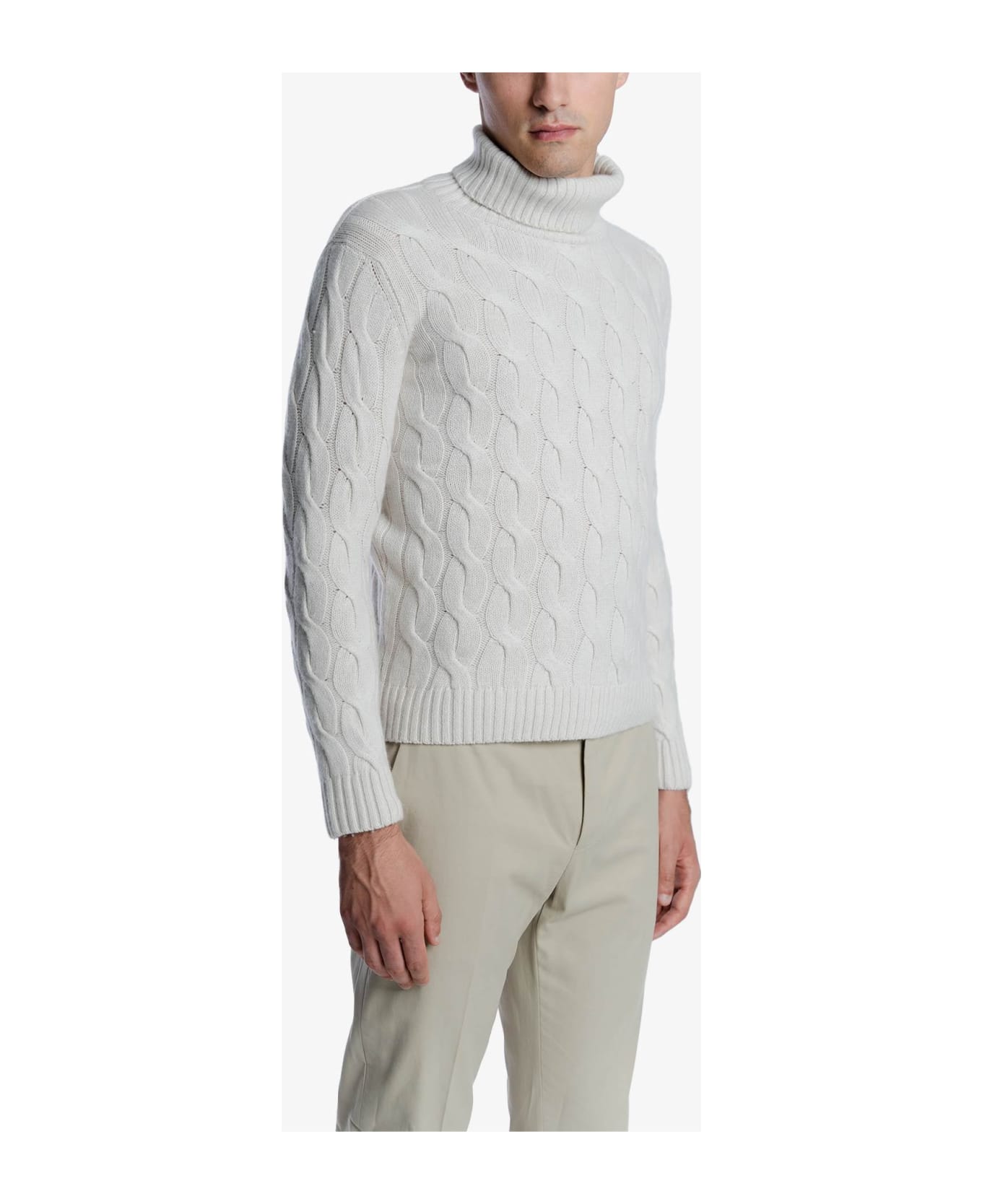 Larusmiani Turtleneck Sweater 'col Du Pillon' Sweater - Ivory ニットウェア