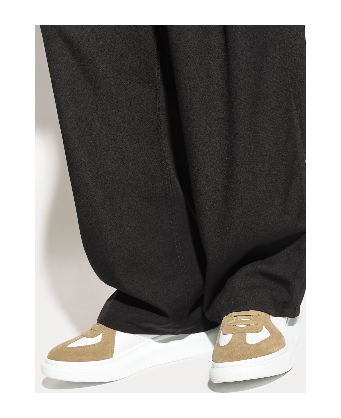 Alexander McQueen Sports Shoes With Logo - WHITE/NEUTRALS