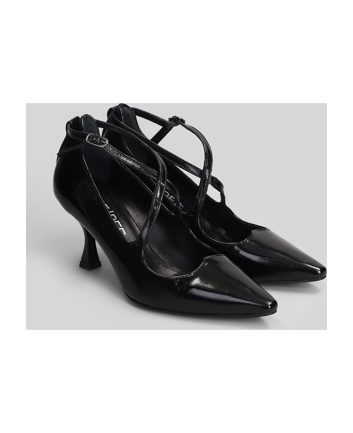Julie Dee Pumps In Black Leather - black