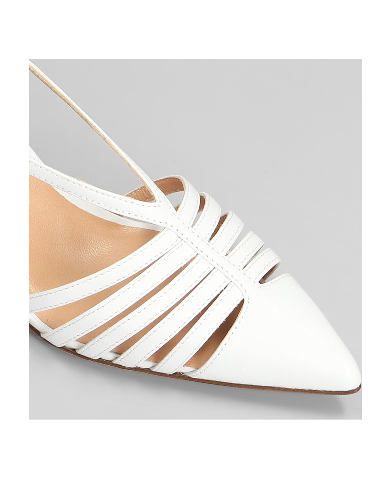 Julie Dee Pumps In White Leather - white