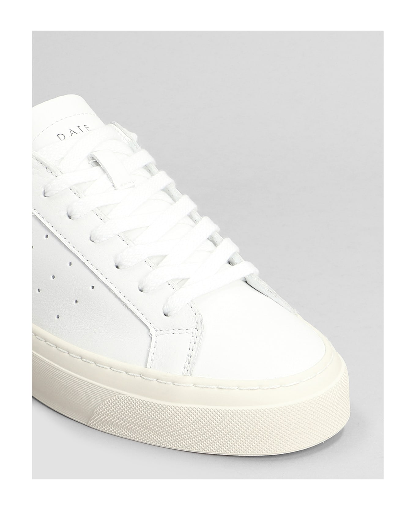 D.A.T.E. Sonica Sneakers In White Leather - white