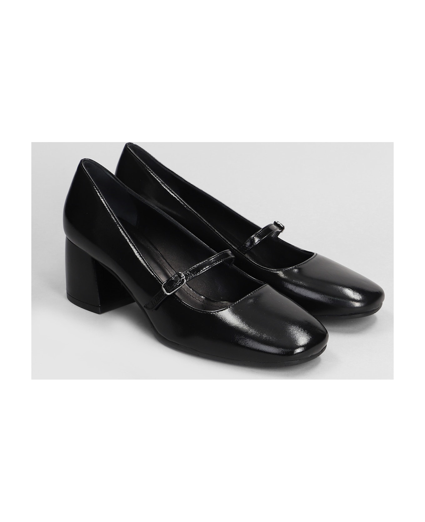 Julie Dee Pumps In Black Leather - black