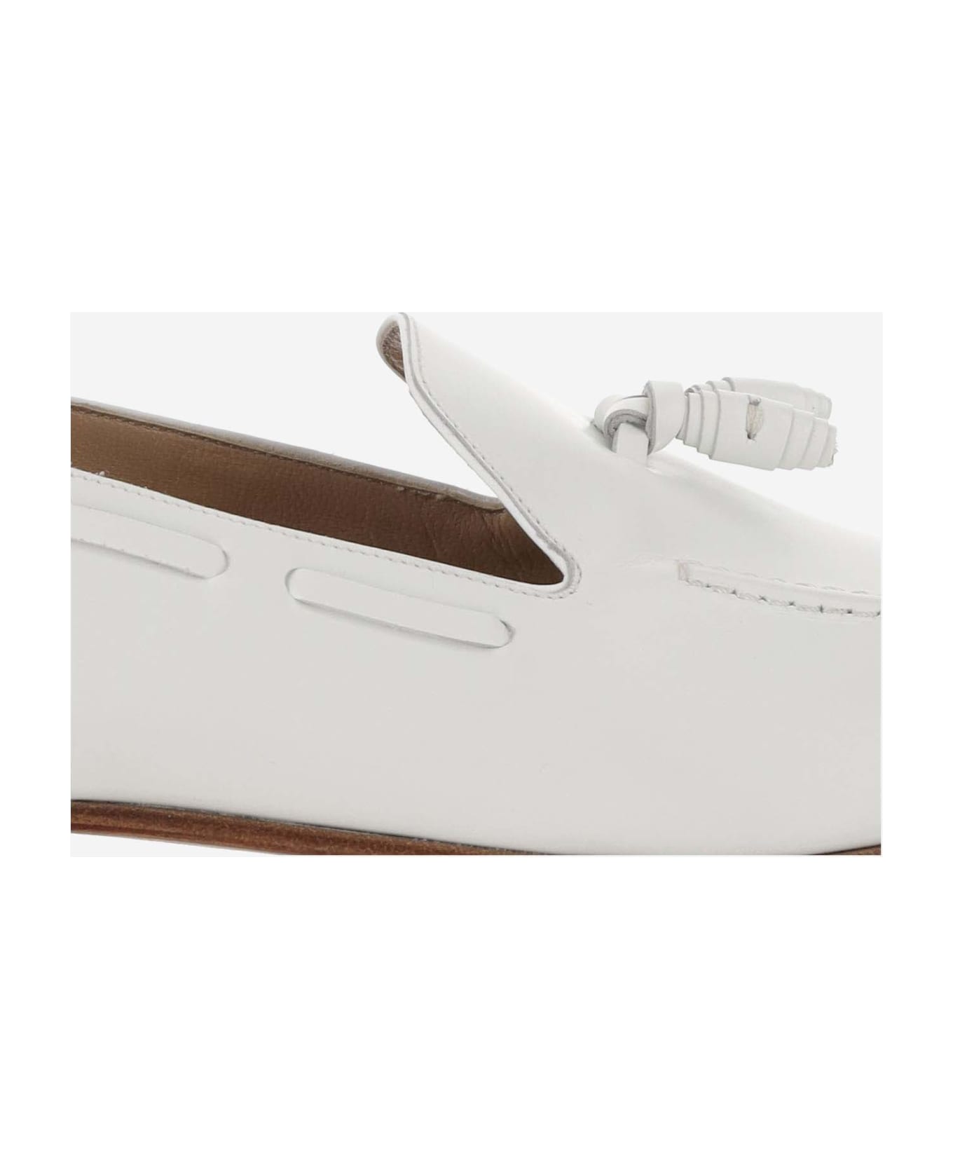 Francesco Russo Leather Moccasins - White フラットシューズ