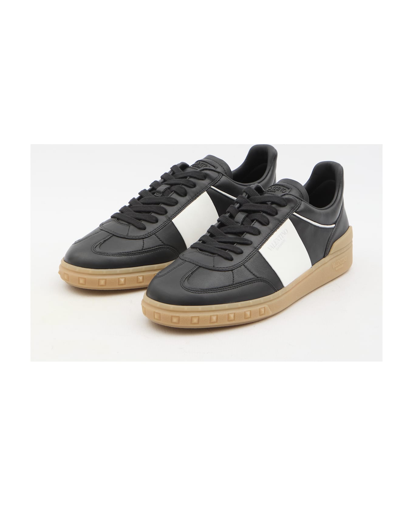 Valentino Garavani Low Top Upvillage Sneakers - BLACK