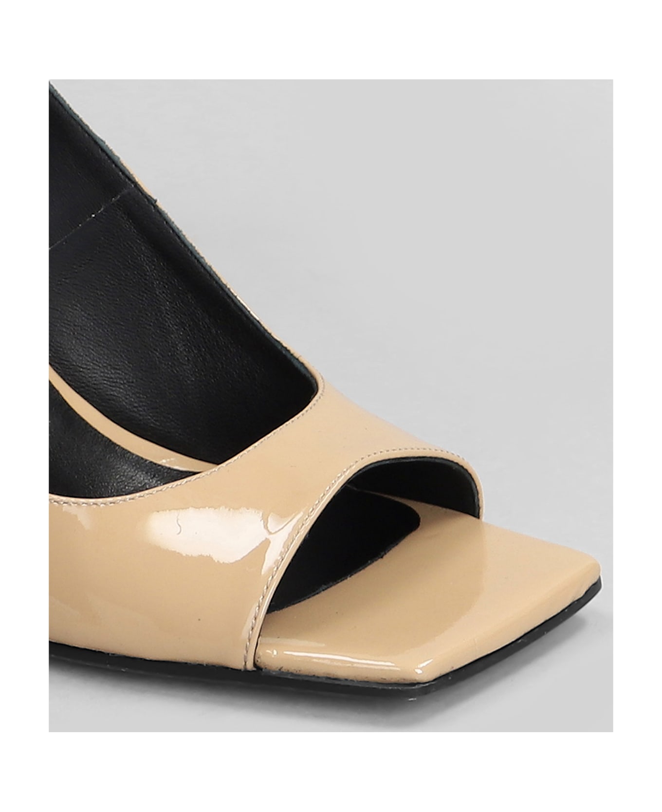 Alchimia Sandals In Camel Patent Leather - Camel