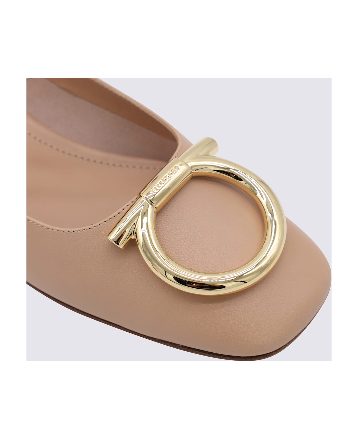Ferragamo Beige Leather Marry Pumps - AMARETTI