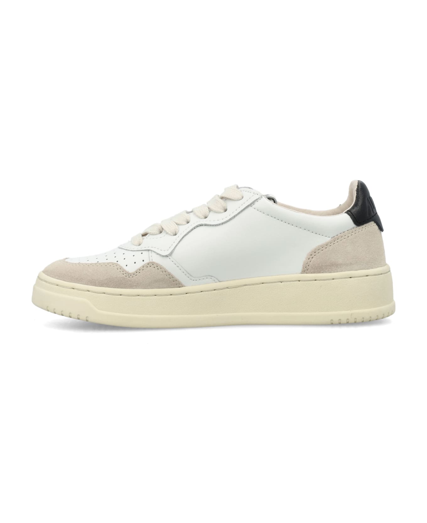 Autry Medalist Low Woman Sneakers - WHT BLK