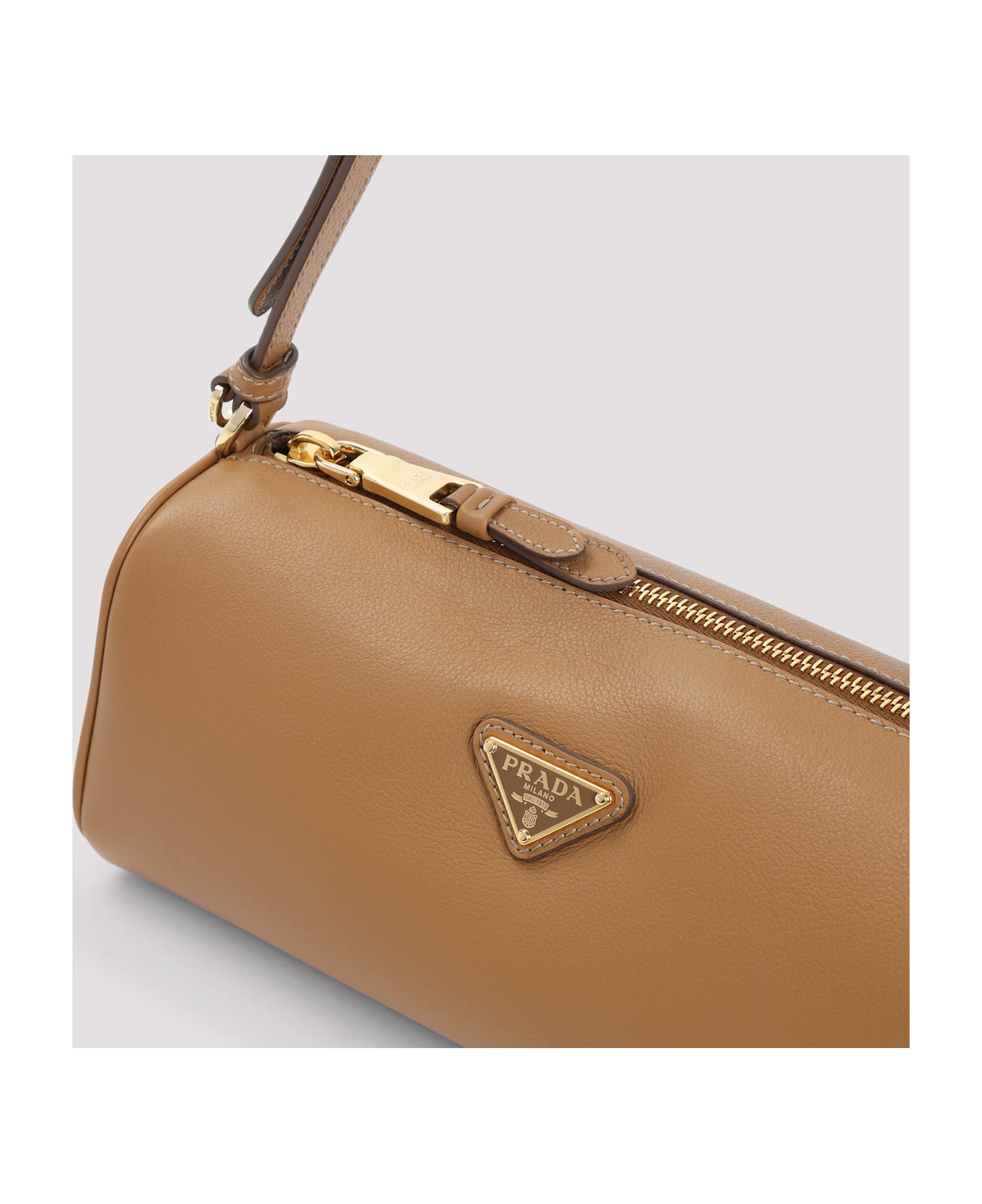PRADA(プラダ)/関税送料込み Soft Grain Emebag (Medium) Prada Soft Grain Shoulder Bag | italist