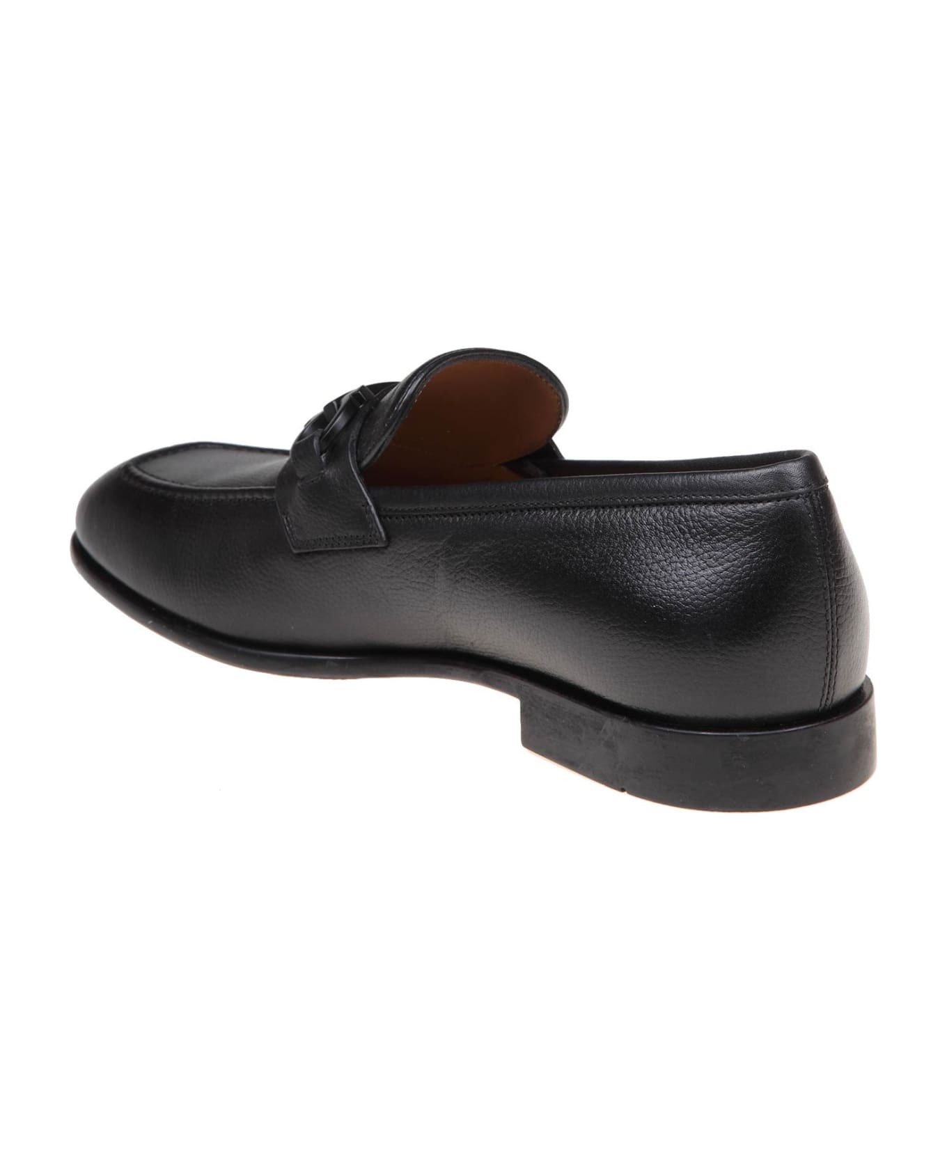 Ferragamo Leather Loafers With Gancini Buckle - Black ローファー＆デッキシューズ
