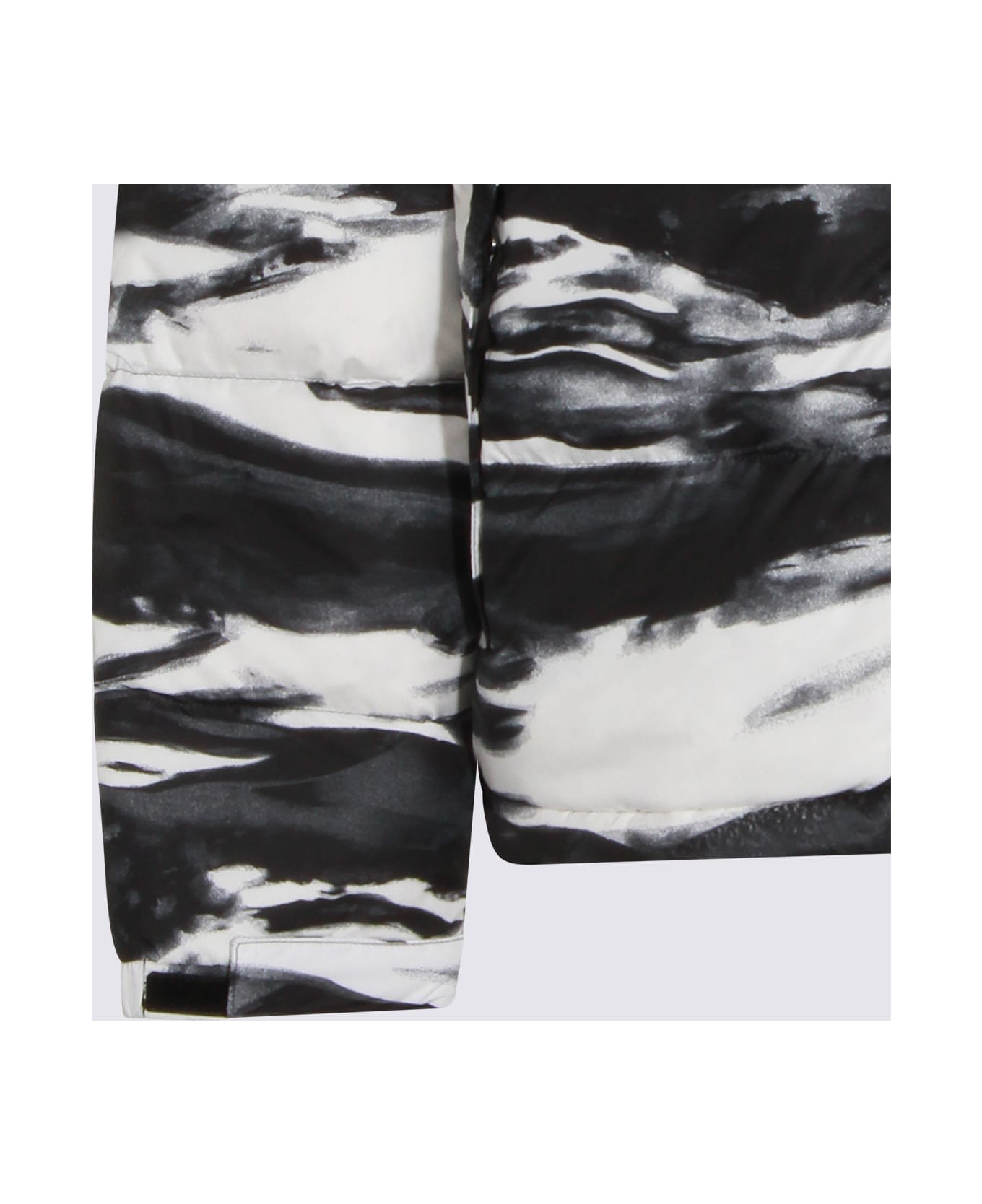 The North Face White And Black Down Jacket - White