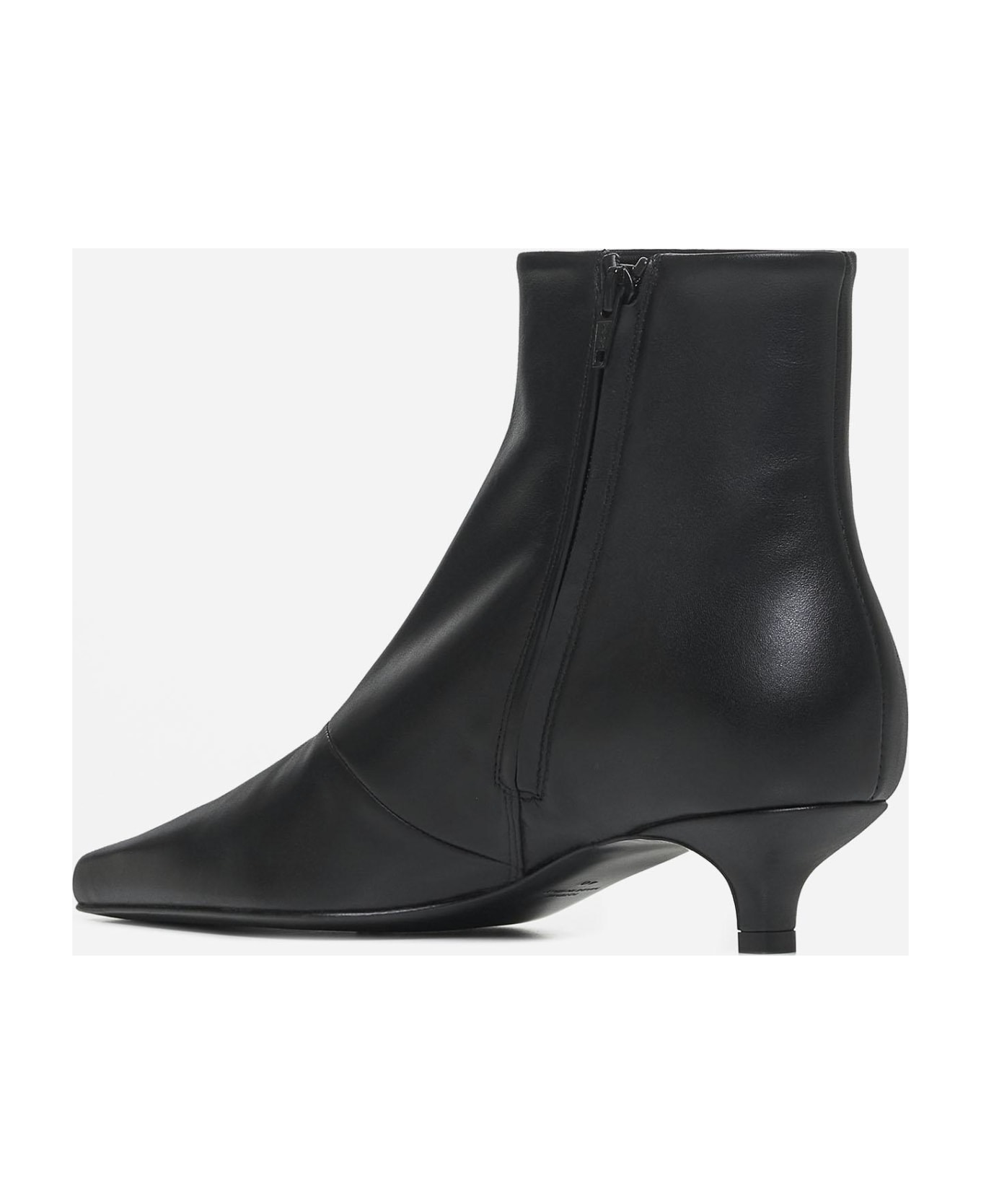 Totême The Slim Leather Ankle Boots - 001 BLACK