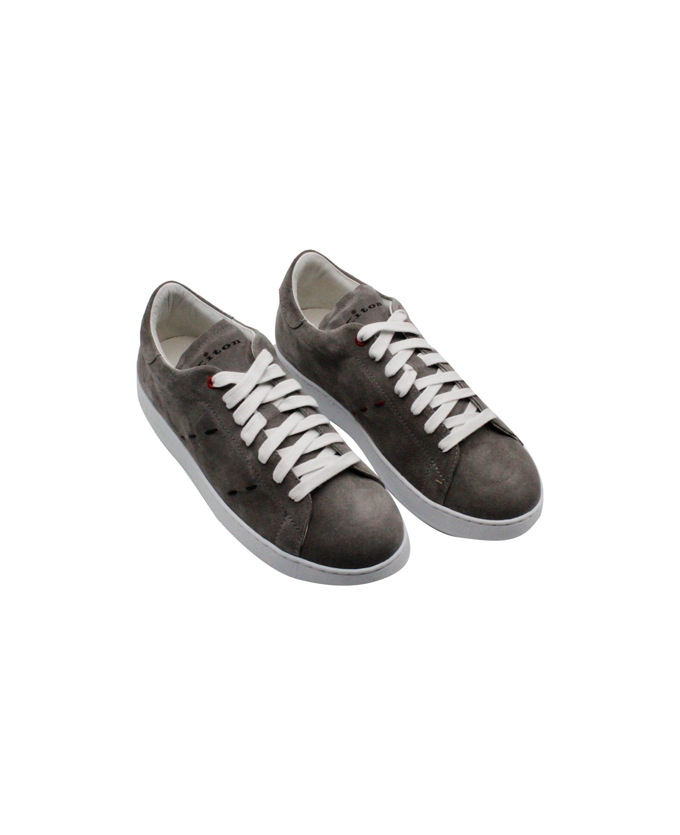 Kiton Light Sneaker Shoe In Soft Suede Leather And With Contrast Stitching. Tongue With Logo Print - Grey