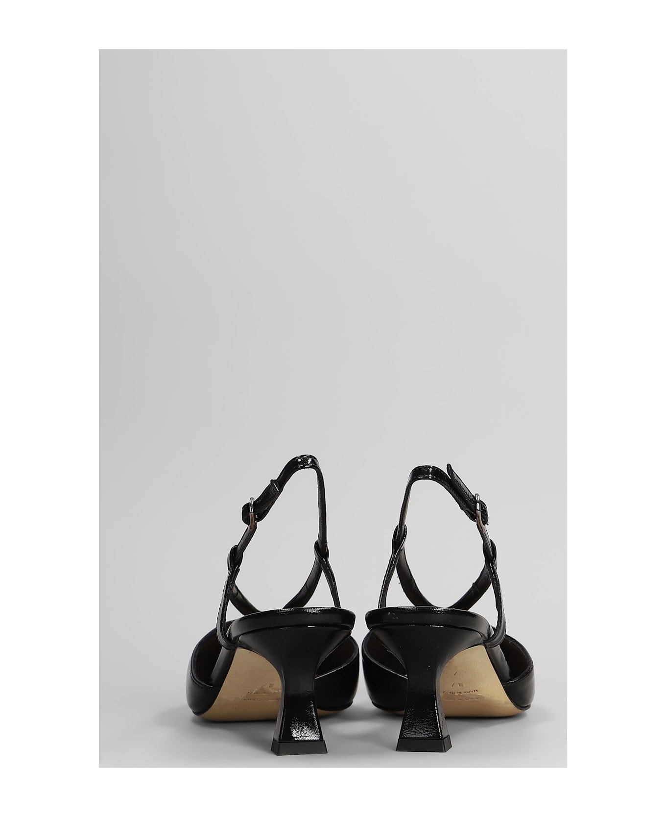 Julie Dee Pumps In Black Leather - black