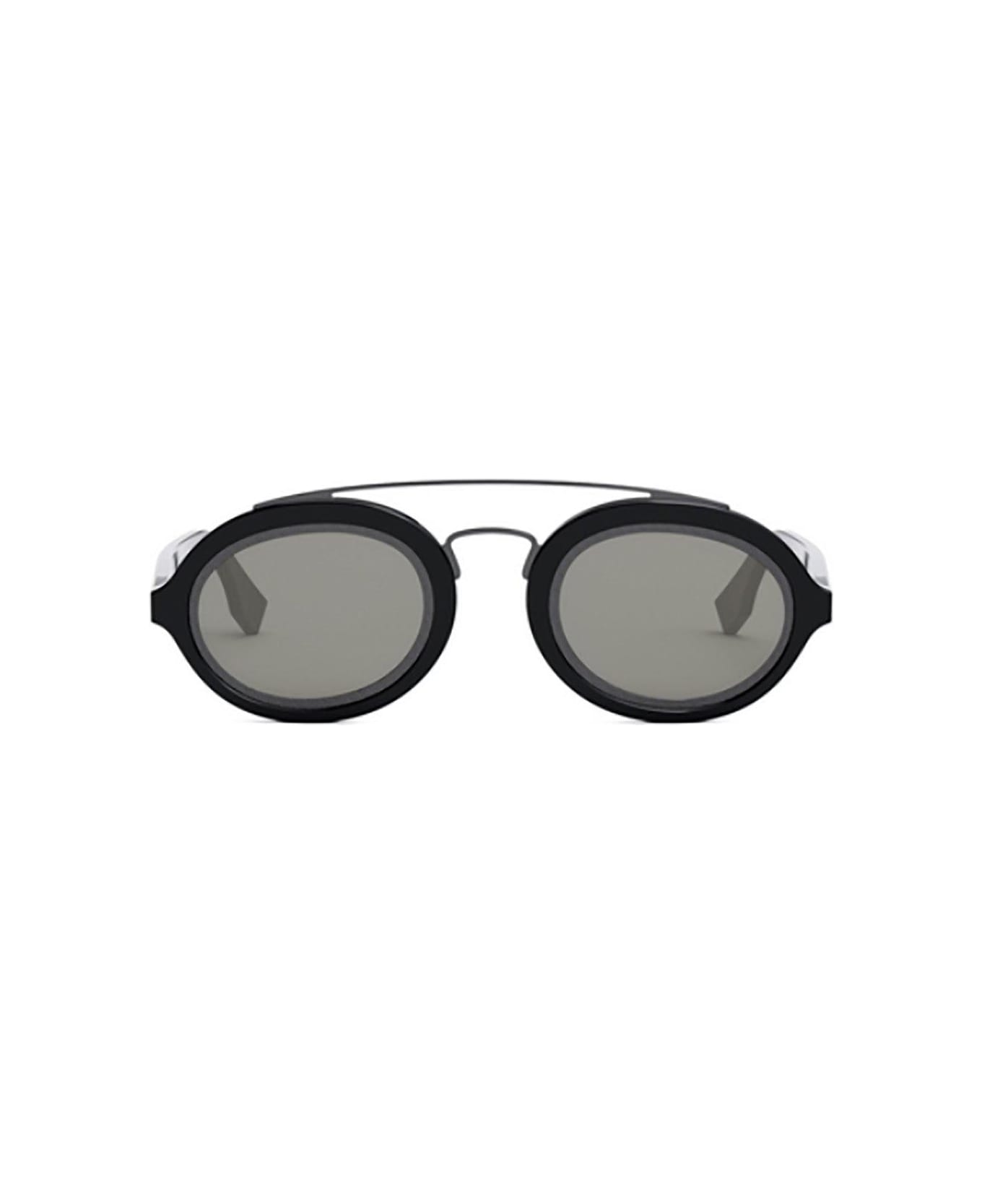 Fendi Eyewear Oval Frame Sunglasses - 01a