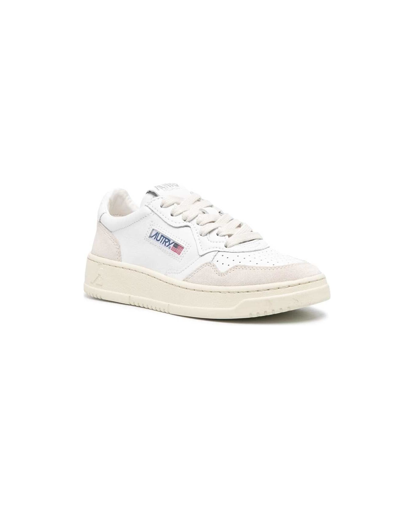 Autry 'medalist' White Low Top Sneakers With Blue Suede Details In Leather Woman - White