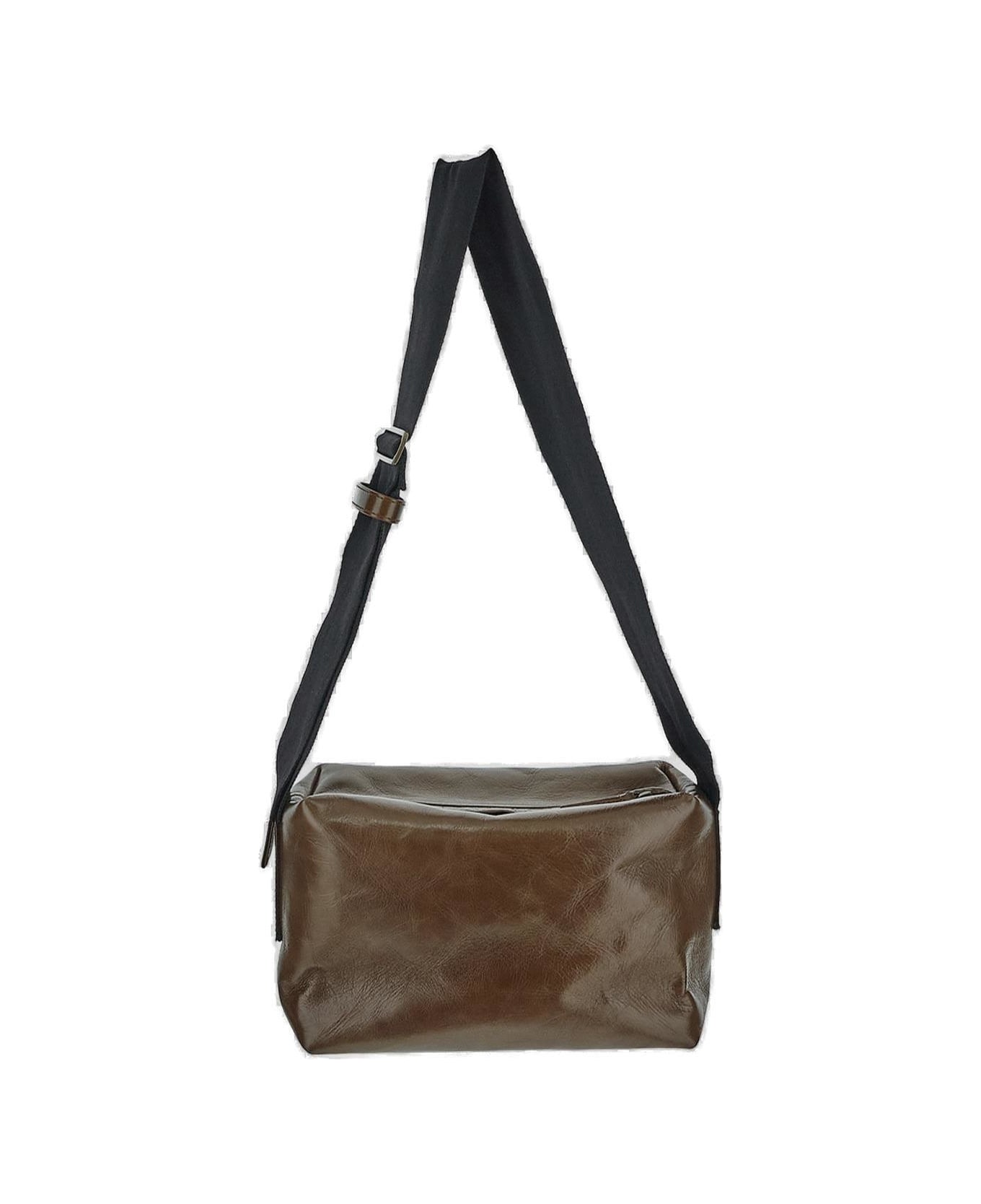 Uma Wang Buckle Detailed Zip-up Shoulder Bag - BROWN