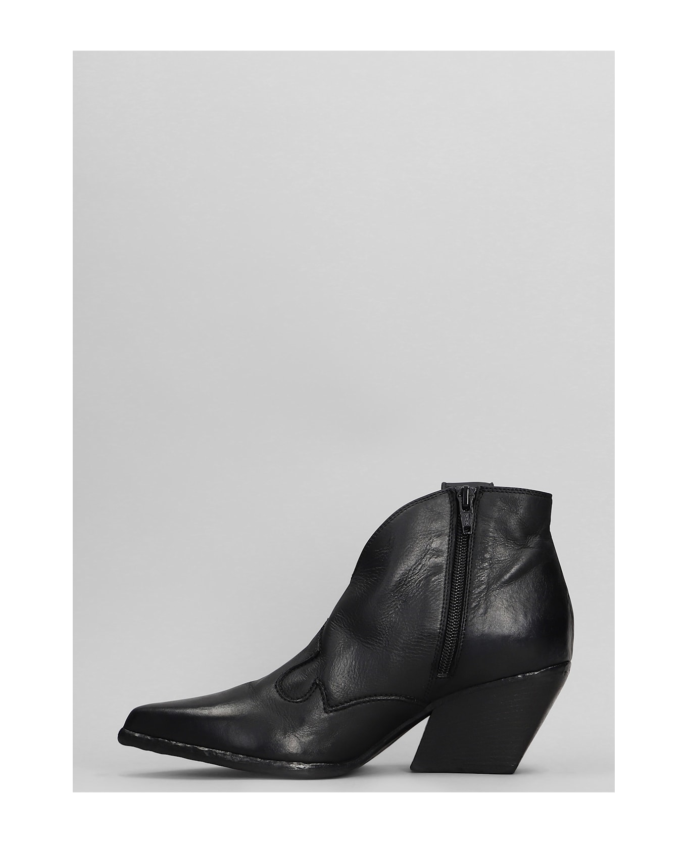 Elena Iachi Texan Ankle Boots In Black Leather - black