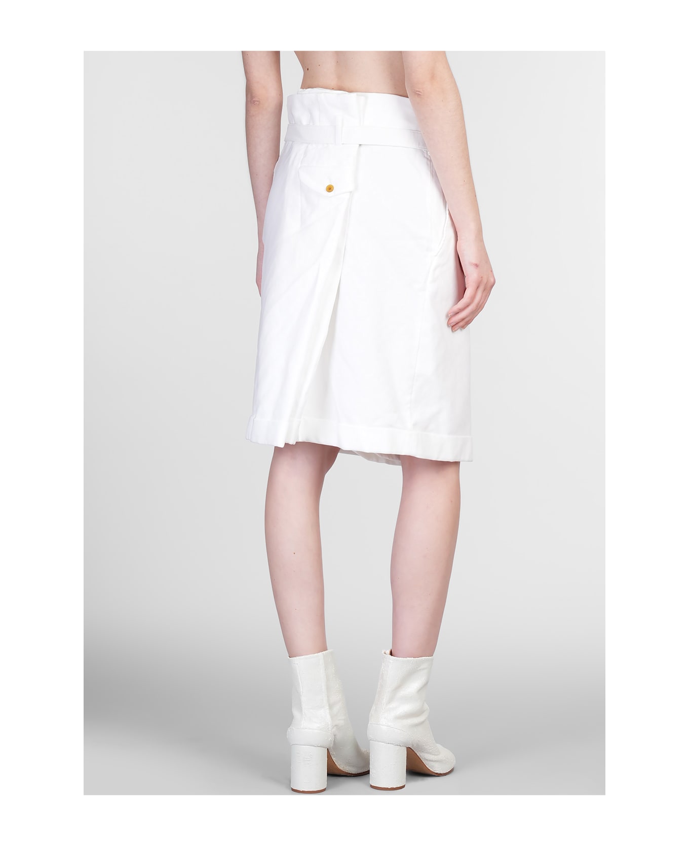 Comme des Garçons Shorts In White Polyester - white