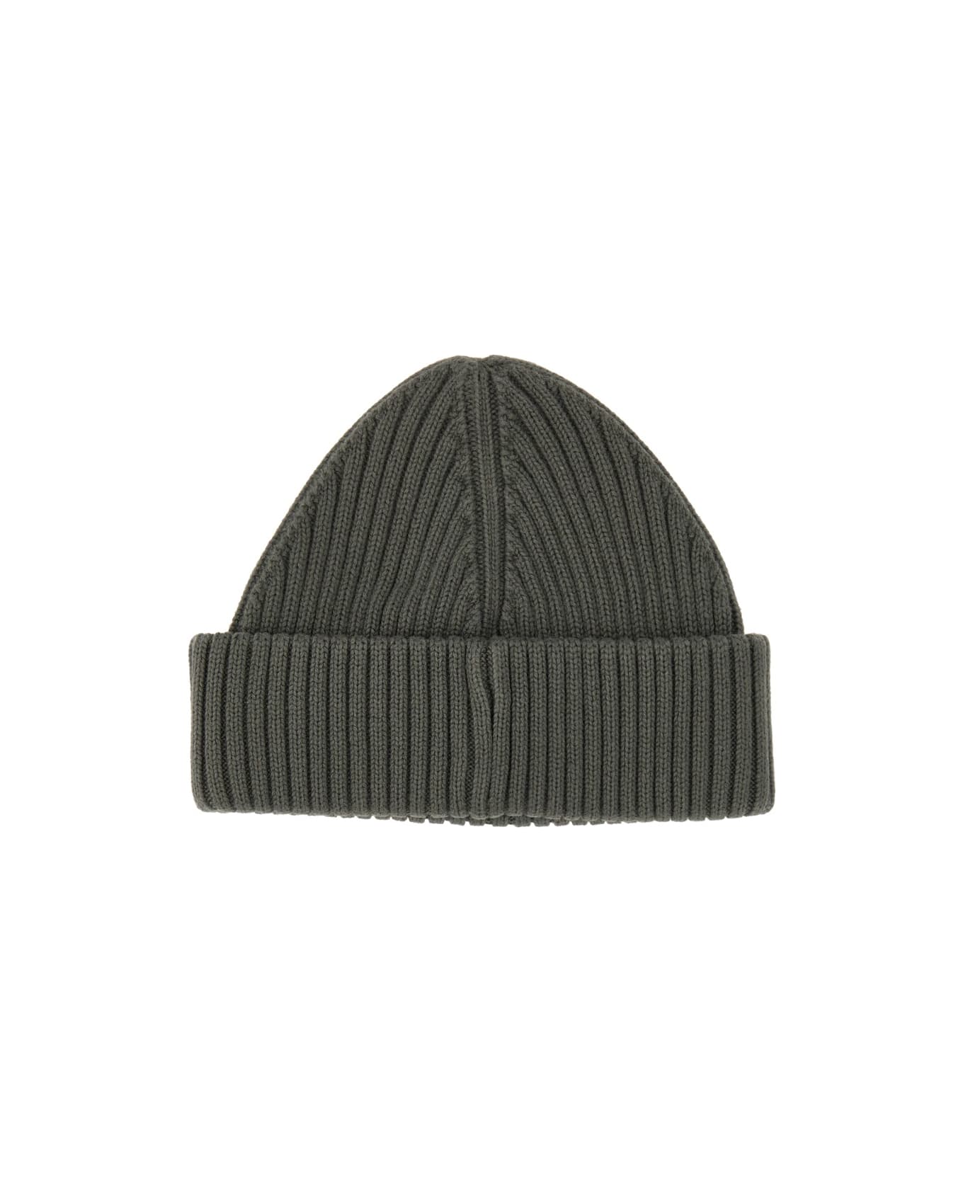 Fred Perry Beanie Hat With Logo - GREY