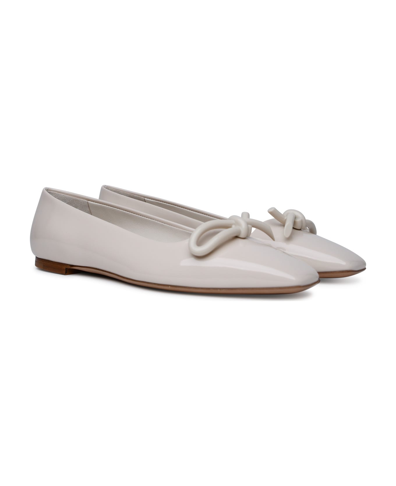 Ferragamo 'annie' Ballet Flats In Mascarpone Calf Leather - White