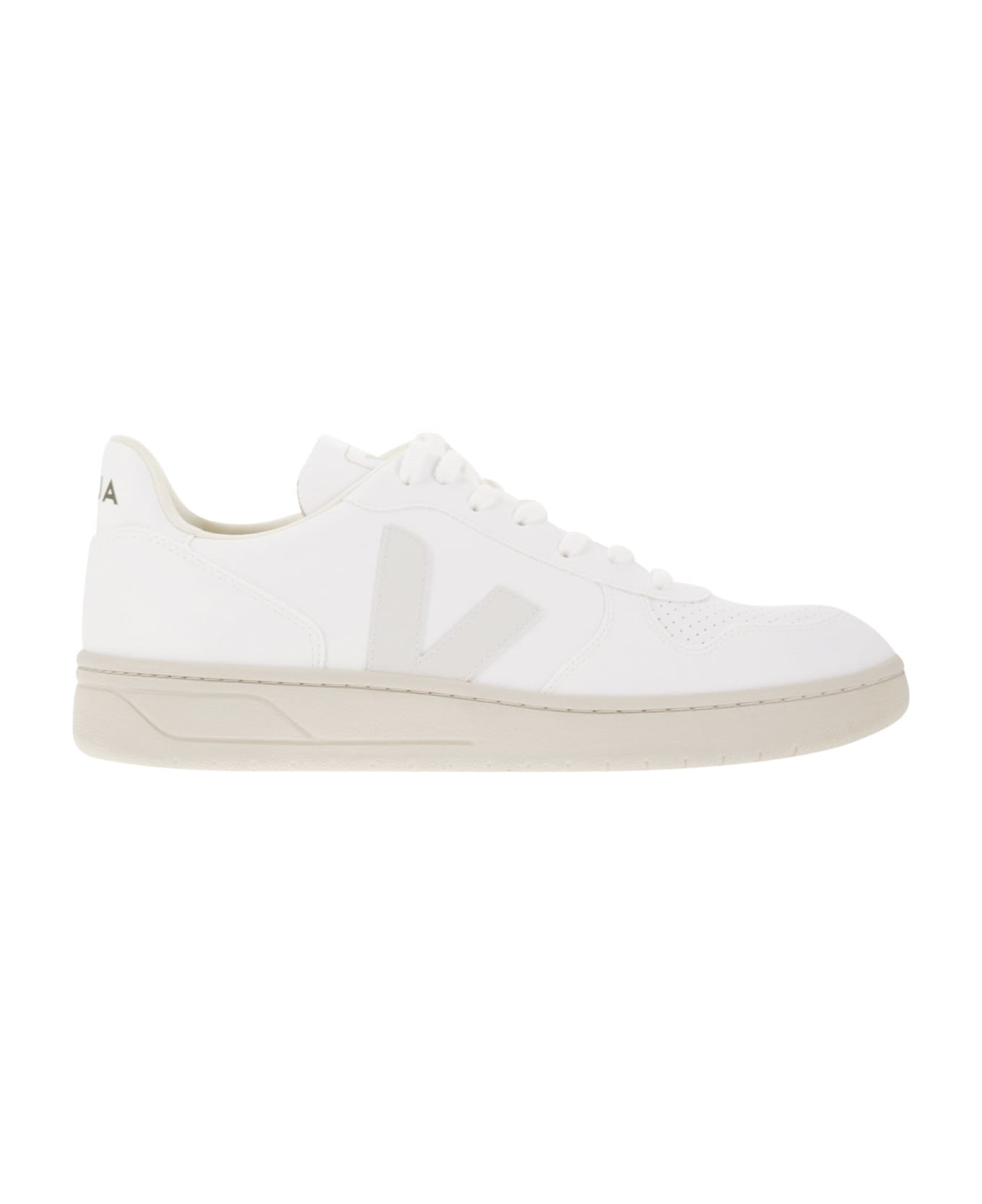 Veja Leather Trainers With Logo - White