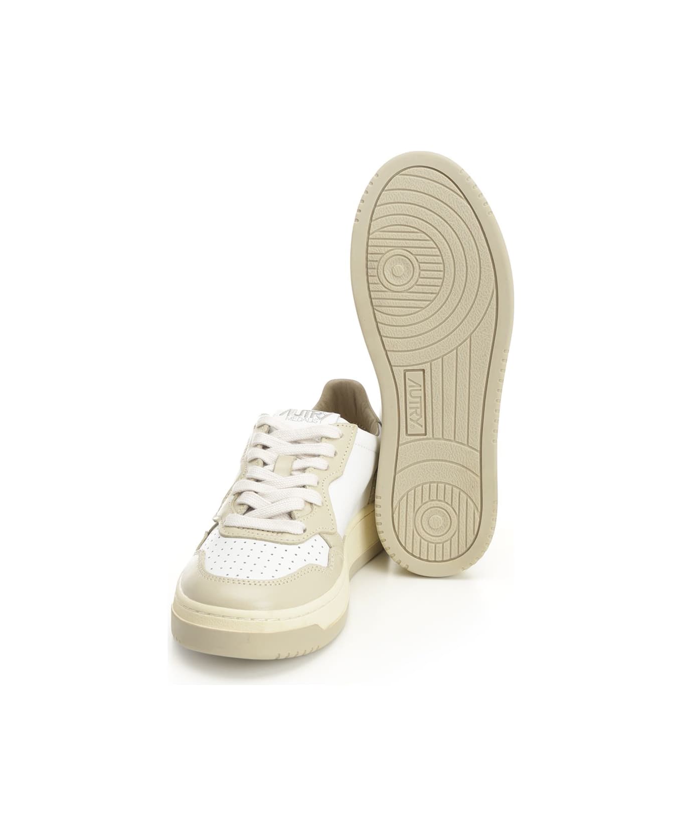 Autry 'medalist Low' Sneaker - Wht/tidfoam